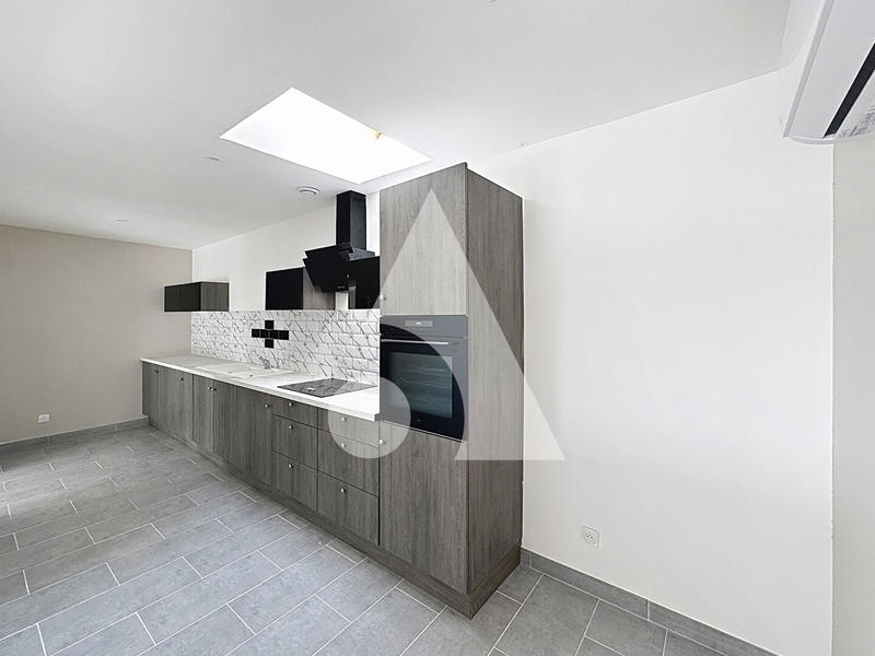 Maison - 180 m² - 6 pièces