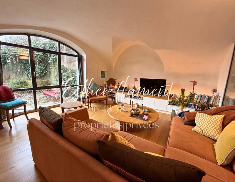 Propriété - 351 m² - 10 pièces