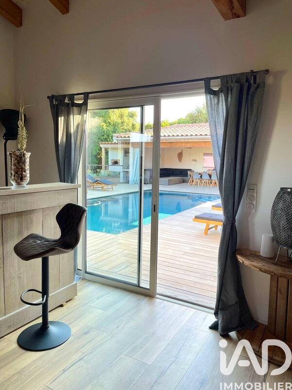 Maison - 295 m² - 11 pièces