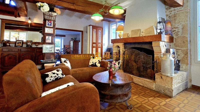 Maison - 205 m² - 5 pièces