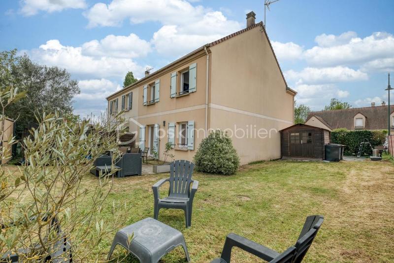 Maison - 99 m² - 5 pièces