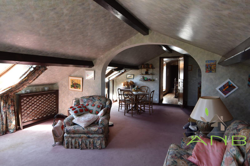 Maison - 332 m² - 8 pièces