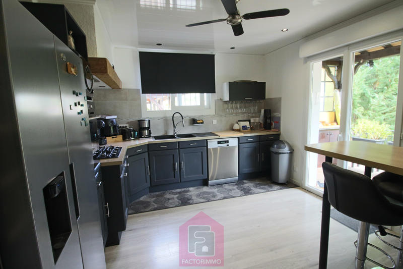 Maison - 190 m² - 8 pièces