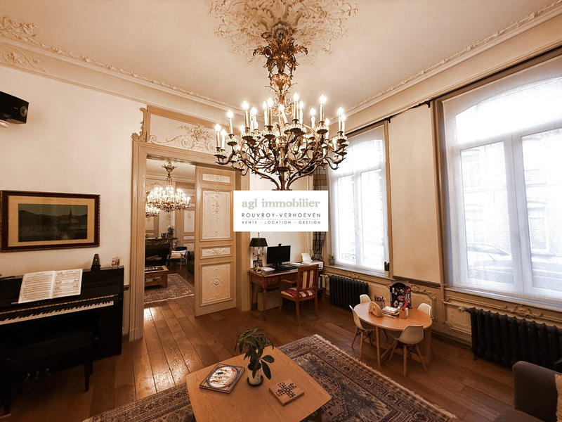 Maison - 400 m² - 10 pièces