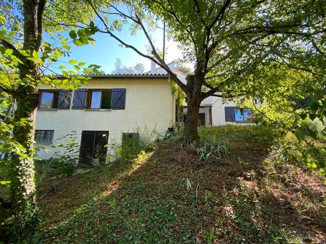 Maison - 180 m² - 7 pièces