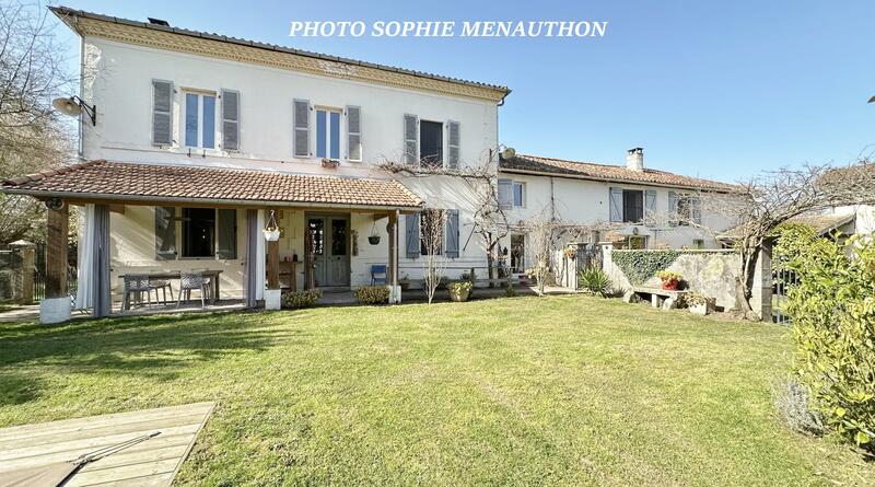 Maison bourgeoise - 230 m² - 8 pièces