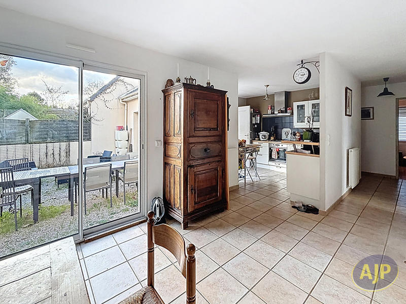 Maison - 99 m² - 5 pièces