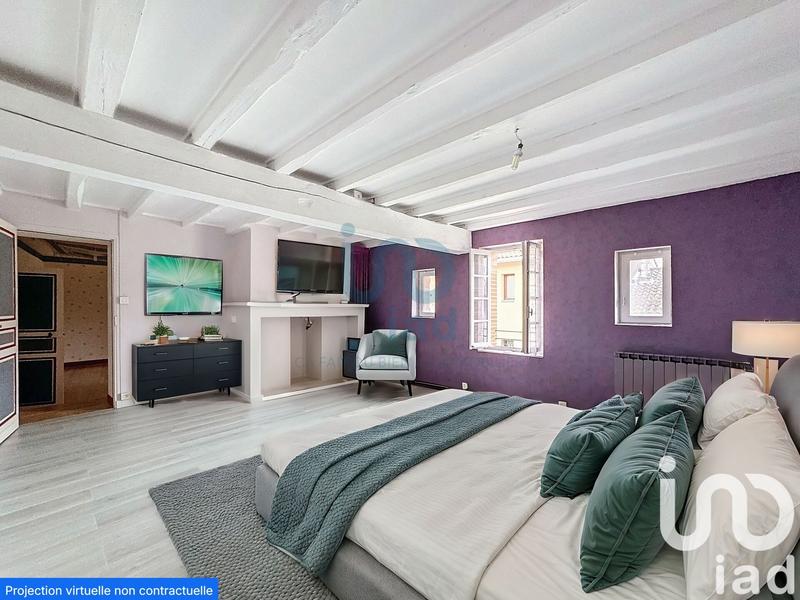 Maison - 234 m² - 8 pièces