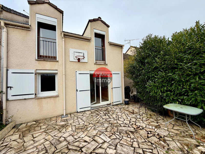 Maison - 90 m² - 5 pièces
