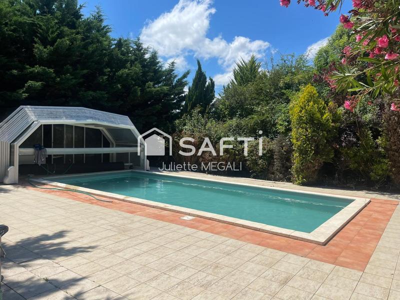 Maison - 296 m² - 11 pièces