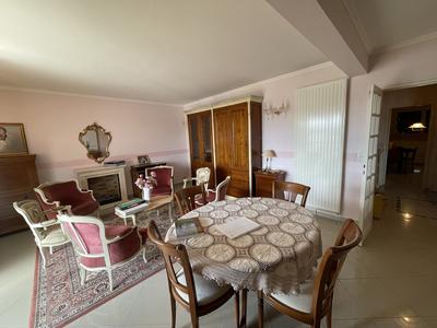 Appartement - 82 m² - 3 pièces