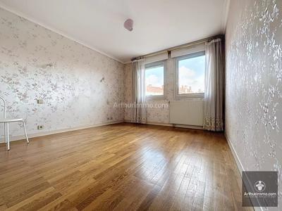 Appartement - 90 m² - 3 pièces