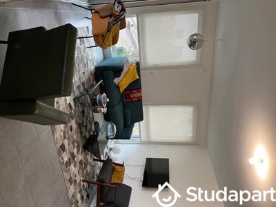 Chambre - 9 m² - 1 pièce