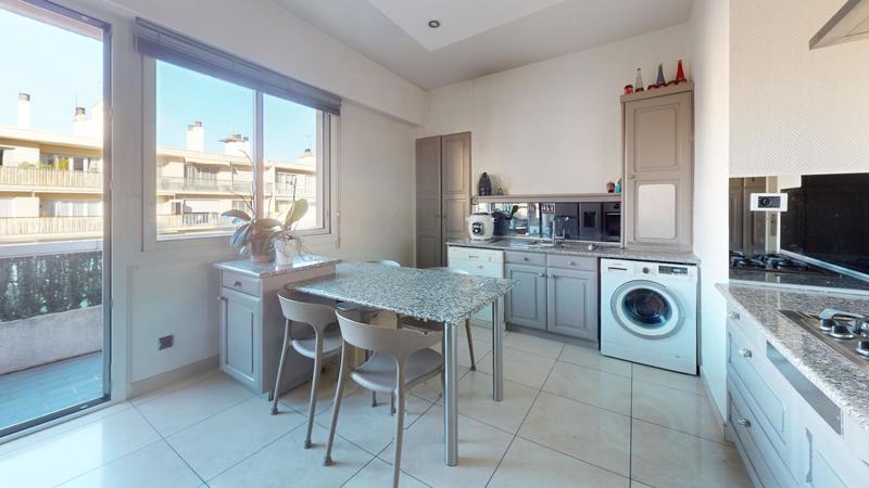 Appartement - 130 m² - 5 pièces