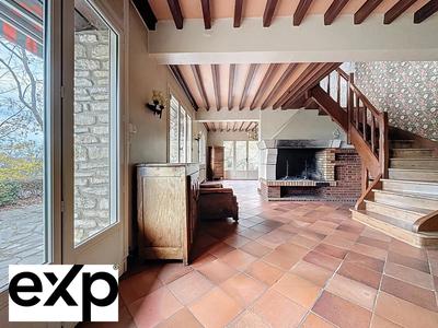 Maison - 302 m² - 12 pièces