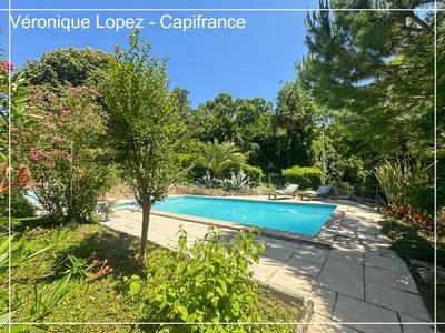 Maison - 524 m² - 8 pièces