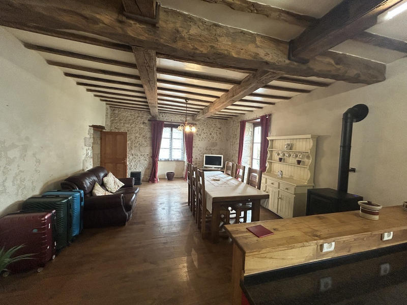 Maison en pierre - 217 m² - 6 pièces