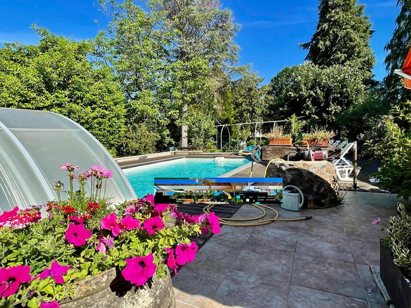 Maison - 213 m² - 8 pièces