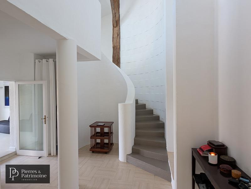 Propriété - 362 m² - 11 pièces