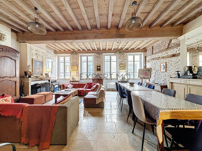 Maison - 249 m² - 7 pièces