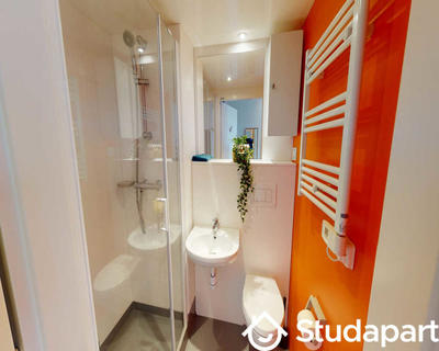 Chambre - 120 m² - 1 pièce