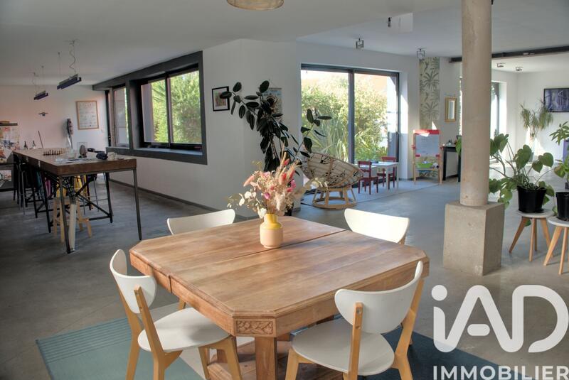 Maison - 315 m² - 8 pièces