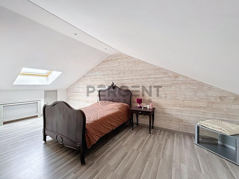 Maison - 352 m² - 8 pièces