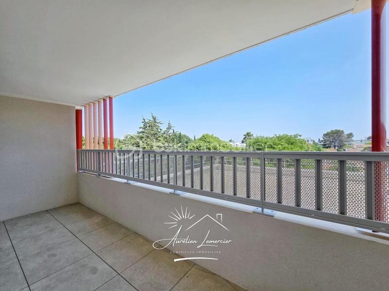 Studio - 30 m² - 1 pièce