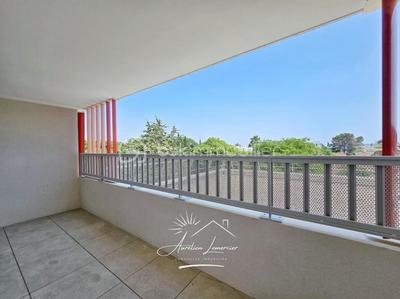 Studio - 30 m² - 1 pièce