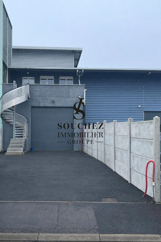 Local d'activités - 207 m²