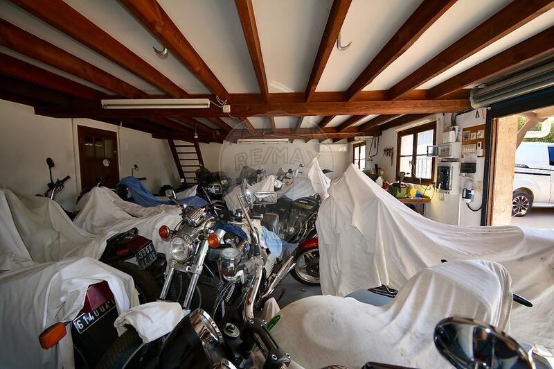 Villa - 250 m² - 6 pièces