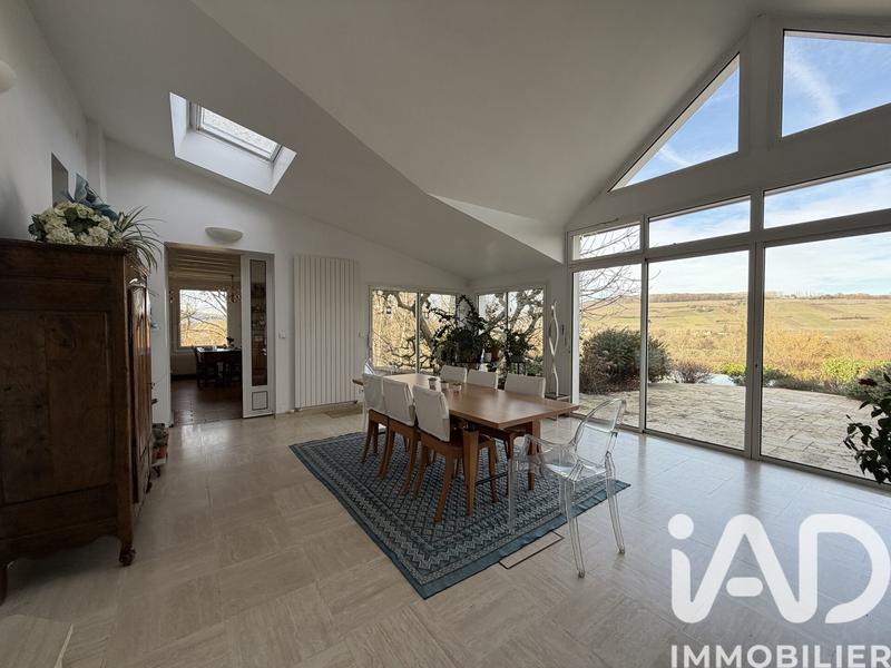 Maison - 275 m² - 8 pièces