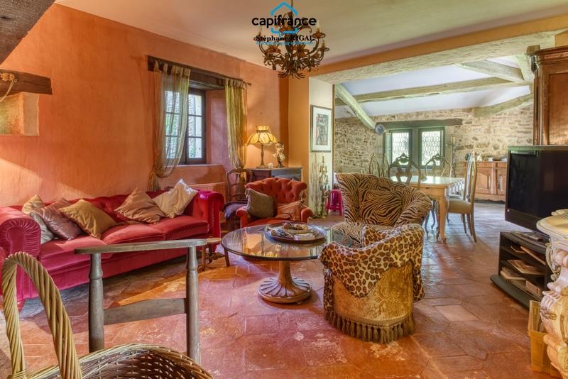 Propriété - 230 m² - 7 pièces