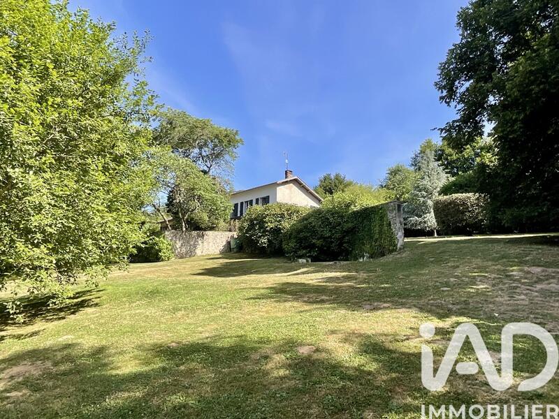 Maison - 224 m² - 10 pièces