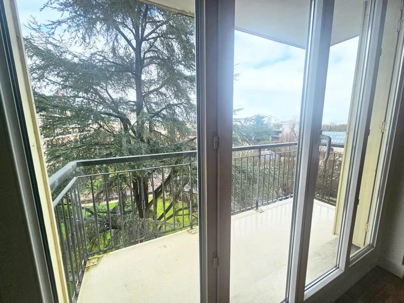 Appartement - 90 m² - 4 pièces