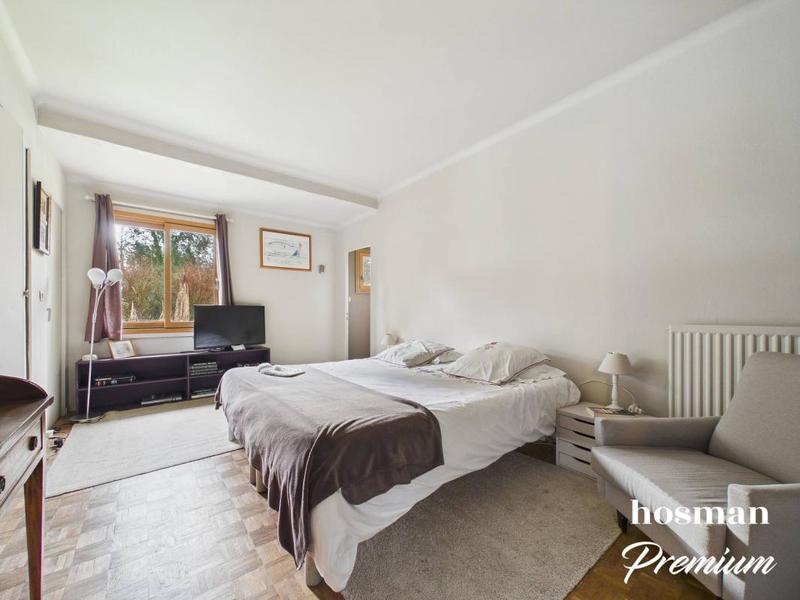 Maison - 235 m² - 6 pièces