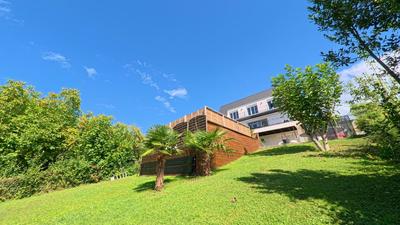 Maison - 215 m² - 9 pièces