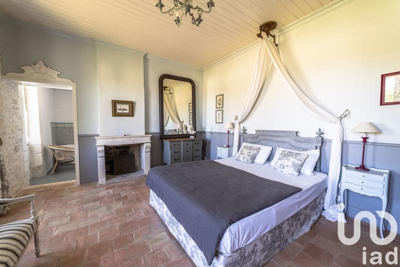 Maison - 460 m² - 10 pièces