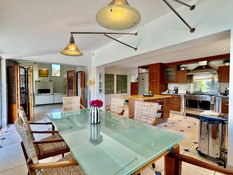 Villa - 282 m² - 8 pièces