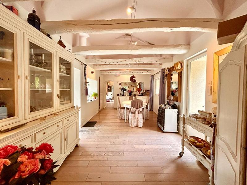 Maison - 270 m² - 8 pièces