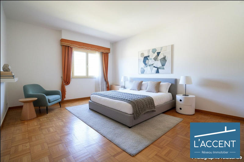 Maison - 435 m² - 8 pièces