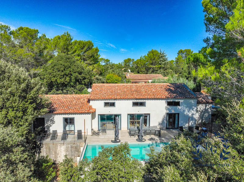 Maison contemporaine - 300 m² - 10 pièces