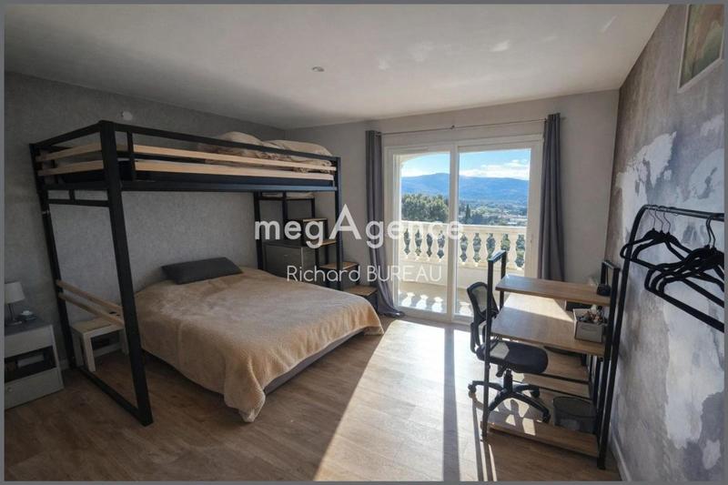 Maison - 378 m² - 13 pièces