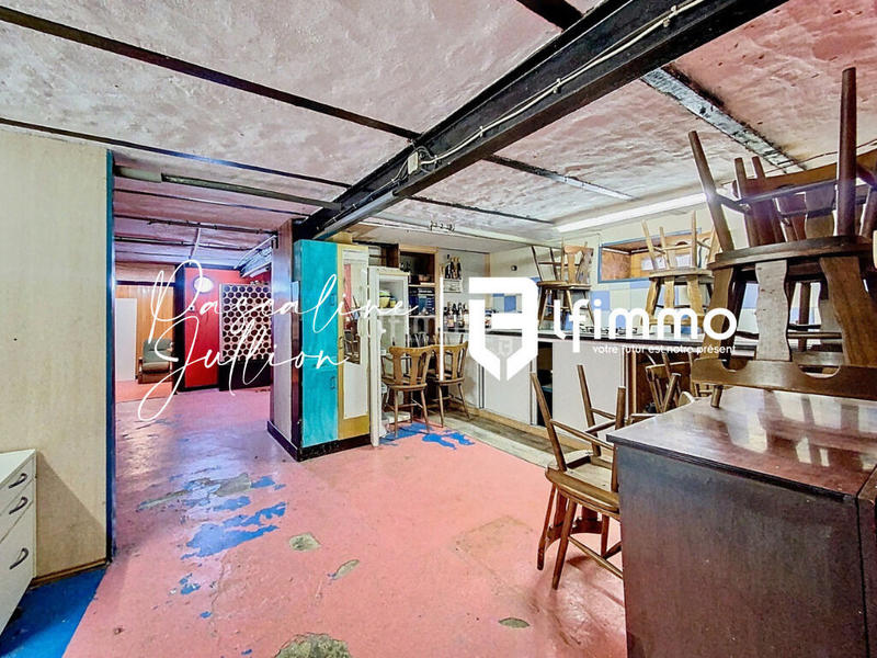 Maison - 167 m² - 9 pièces