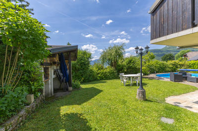 Maison - 220 m² - 8 pièces