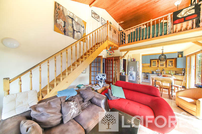 Appartement - 141 m² - 6 pièces