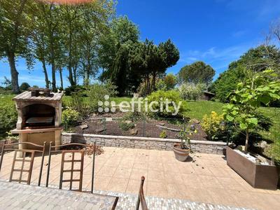 Maison - 213 m² - 5 pièces