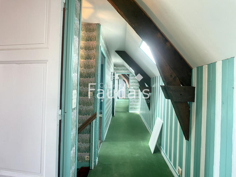 Maison - 200 m² - 11 pièces