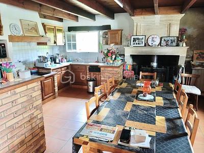 Maison en pierre - 194 m² - 8 pièces