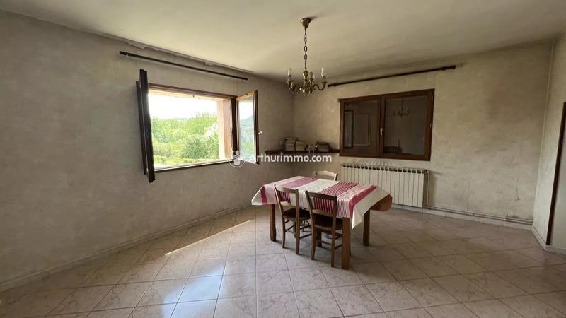 Maison - 168 m² - 10 pièces